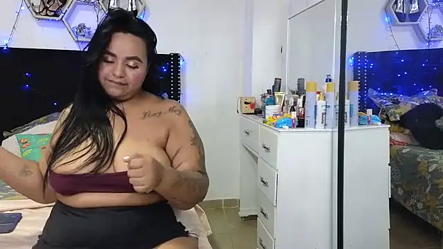 charlotte_077 Adlı Modelin Canlı XXX Sohbeti