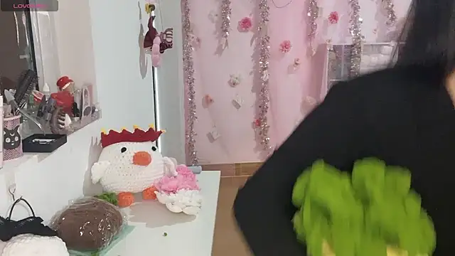 Tieu-May élő XXX-chatje