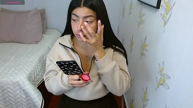 Laia_white Live XXX Chat