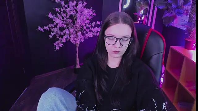 Emily_tender: онлайн-секс-чат