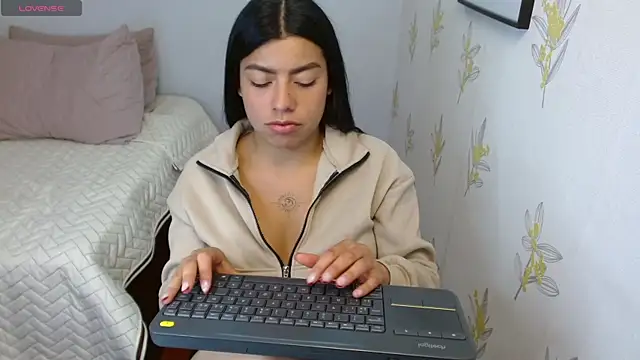 Laia_white: онлайн-секс-чат