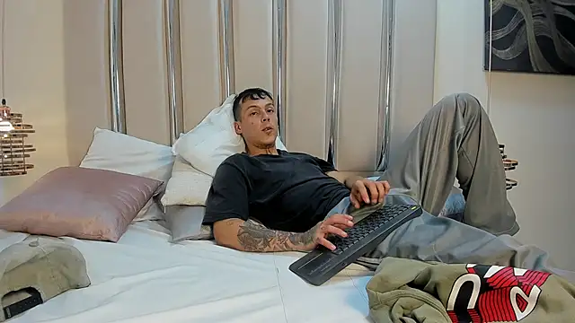 Ethan_Wolfe webkamerás műsora