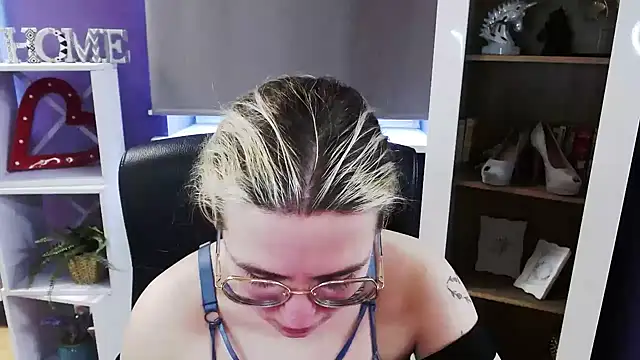 Онлайн чат XXX Zoey_Erotic