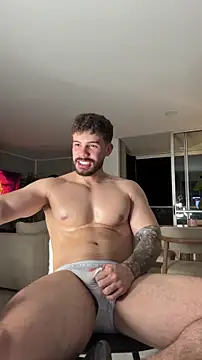 عرض كام Valenthino_Salvatore