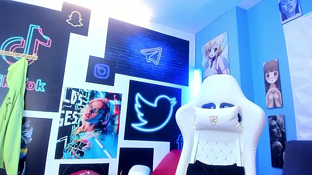 Andre_cloefoxx_: онлайн-секс-чат