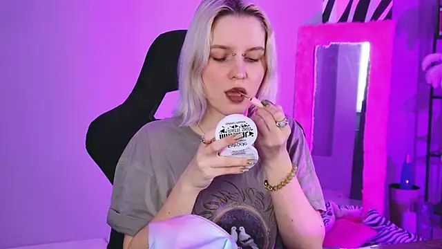 XXX chat uživo modela BethanyCloud