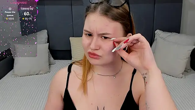 MilanaXHoney's Live XXX Chat