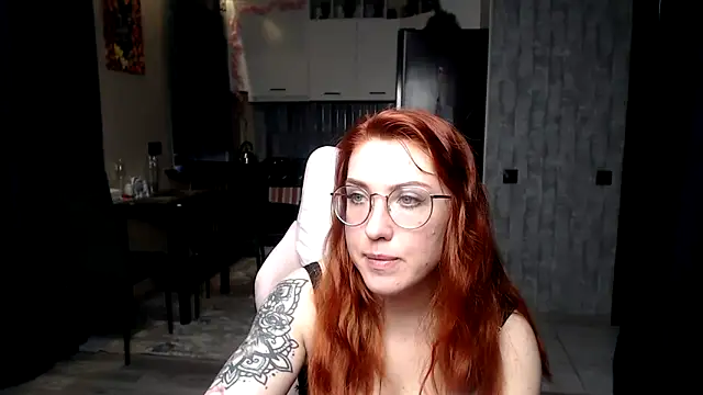 Chat +18 de Reginasmilee ao vivo