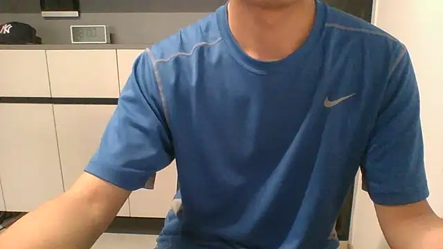 nole_china7: διαδικτυακό σόου στην κάμερα