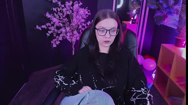 Emily_tender Adlı Modelin Canlı XXX Sohbeti