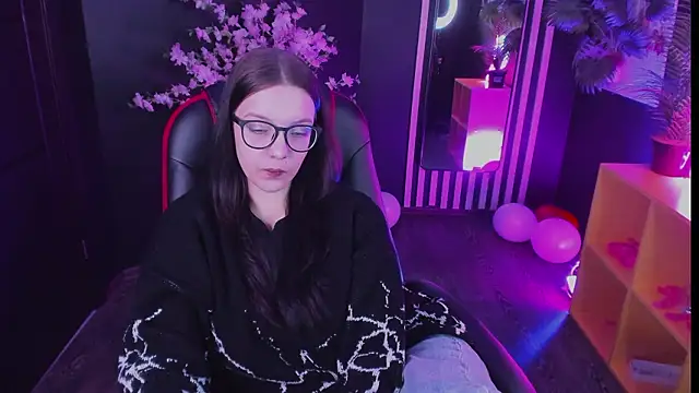 دردشة Emily_tender الجنسية المباشرة