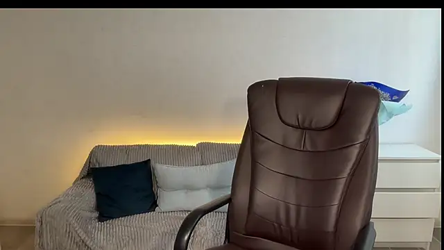 EvaMaddison Adlı Modelin Canlı XXX Sohbeti