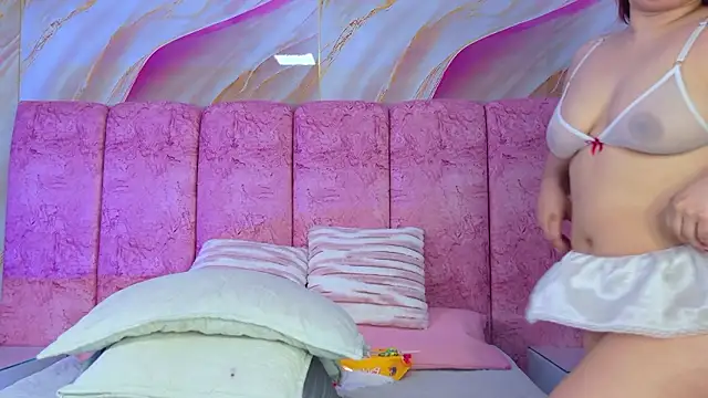 emmacurvy 라이브 XXX 채팅