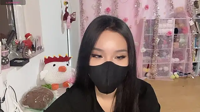 XXX chat uživo modela Tieu-May