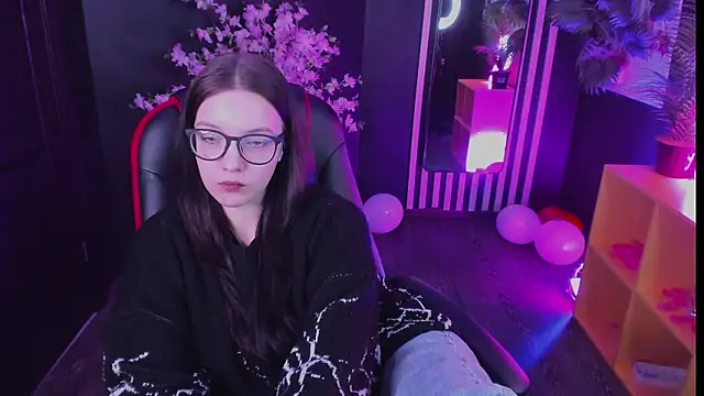 Онлайн чат XXX Emily_tender