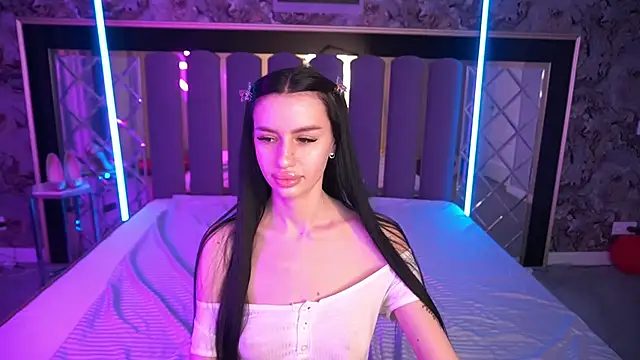 Snow_WhiteeeX élő XXX-chatje