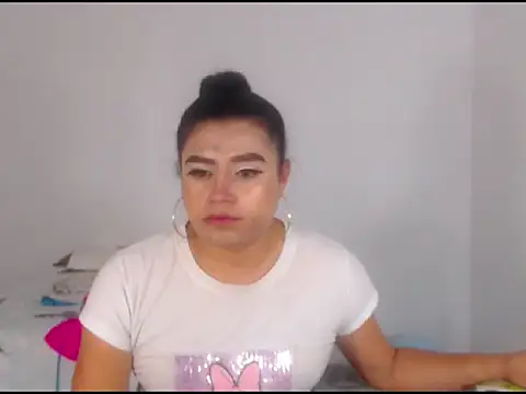 Chat +18 de katrinawillff ao vivo