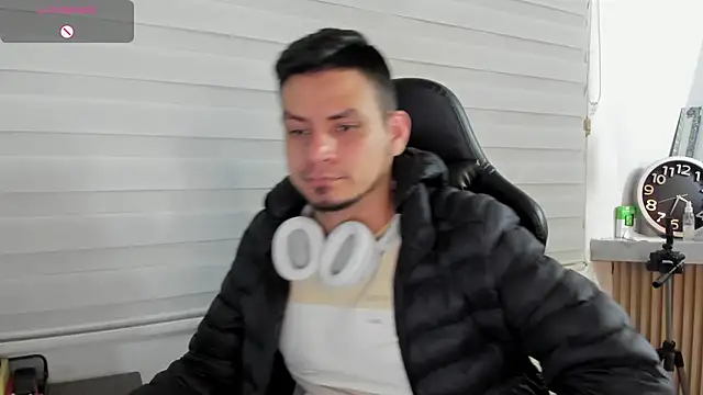 Chat +18 de Rick_Adams ao vivo