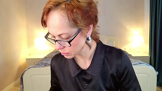 LioraWeiss Chat XXX live