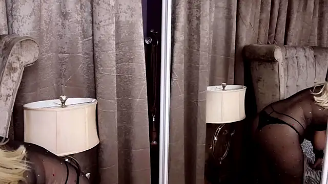 BustyGizelle's Live XXX Chat