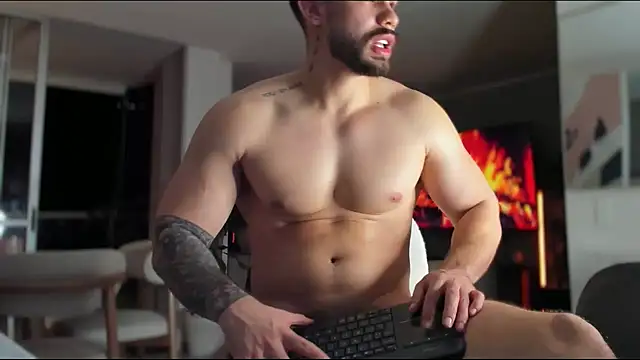 Valenthino_Salvatore: онлайн-секс-чат