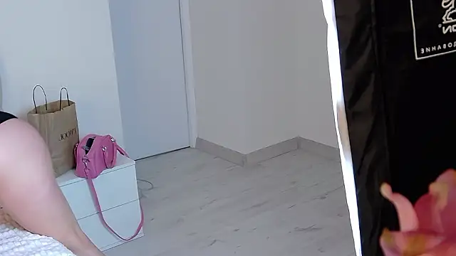 Chat +18 de JulietaWilde ao vivo