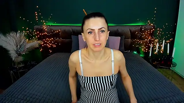 Chatroom XXX en direct de Rebecca_Diamond