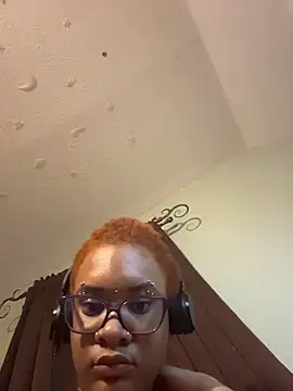 Chat +18 de nickytheehawtie ao vivo