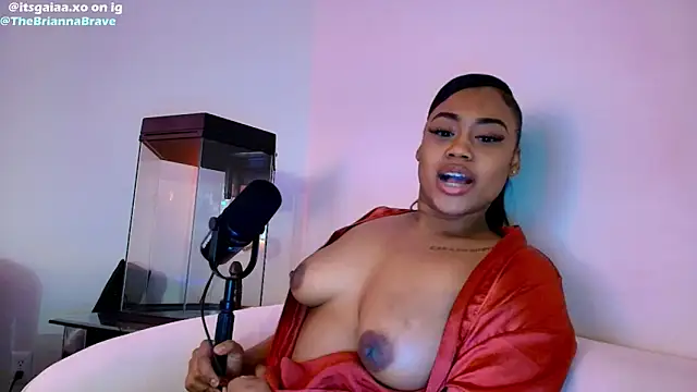 BriannaBrave's Live XXX Chat