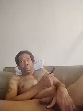 247Srokin: διαδικτυακό σόου στην κάμερα