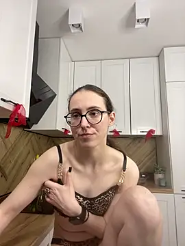 MartiniiSelenna 即時 XXX 聊天