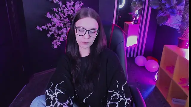 Emily_tender Adlı Modelin Canlı XXX Sohbeti