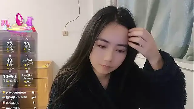 Lucy-xixi: απευθείας συνομιλία ΧΧΧ