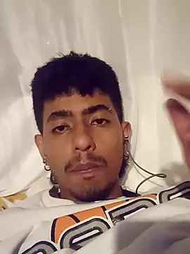 SkinniYamo Webcamshow