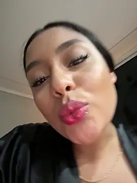 Kleverly_Manson1n Live XXX chat