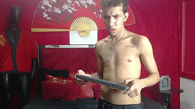 thin-straight Webcamshow