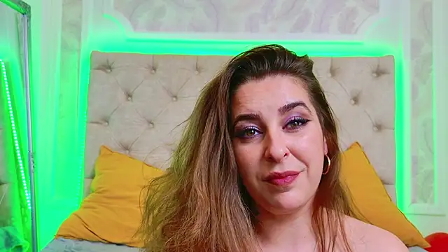 KarinaNoir Adlı Modelin Canlı XXX Sohbeti