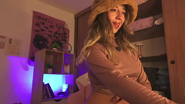 Natasna2  のライブXXXチャット