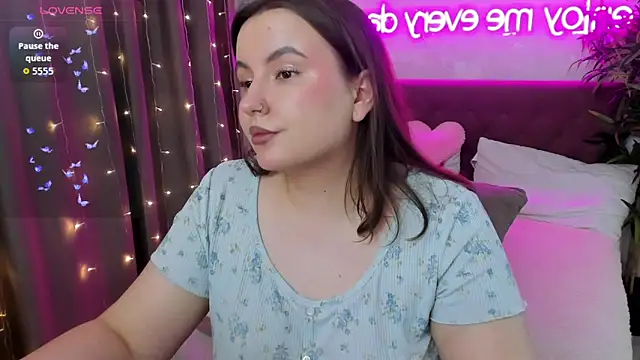 دردشة FeralPeach الجنسية المباشرة