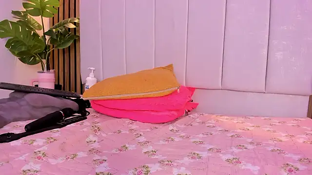 دردشة Carlotta_de_velour الجنسية المباشرة