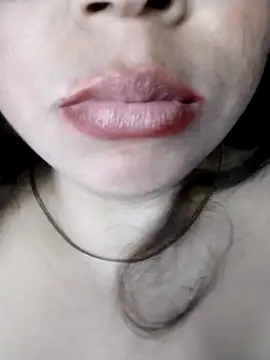 XXX chat uživo modela Diamily