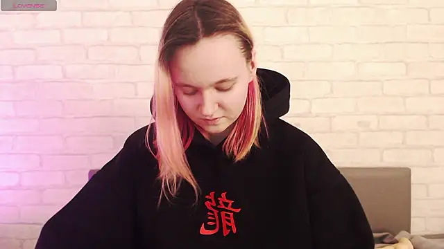 XXX chat uživo modela Ericha_Stone