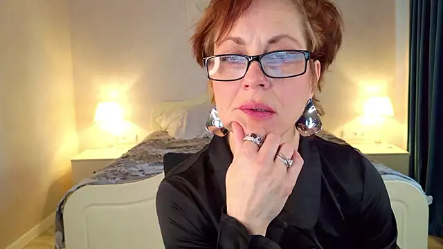 LioraWeiss' Live XXX Chat