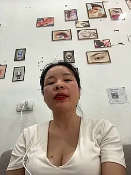 Ivy_Trix2のライブXXXチャット