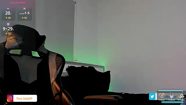 Pokazy przed kamerką – facebaby1