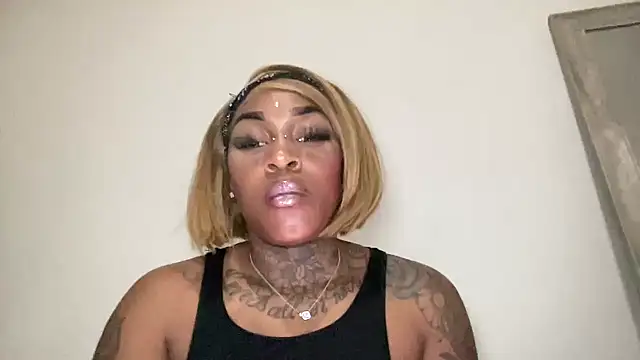 XXX chat uživo modela Creamesensation