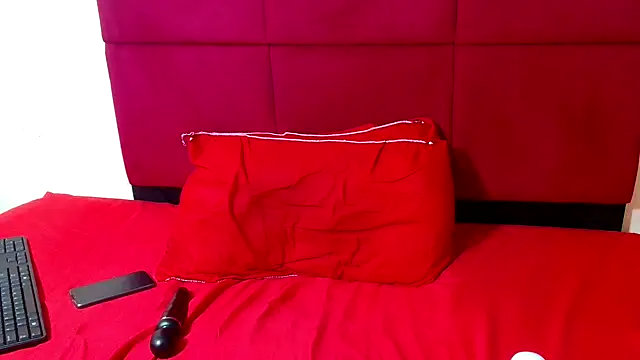 HugeTitisxx's Webcam Show