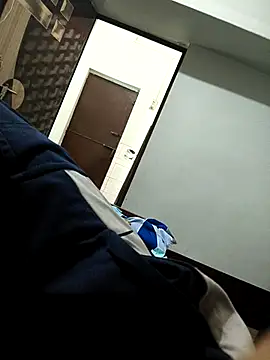 bold_guy_1234's Live XXX Chat