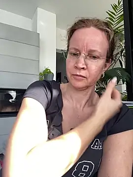 AnnikaRose élő XXX-chatje