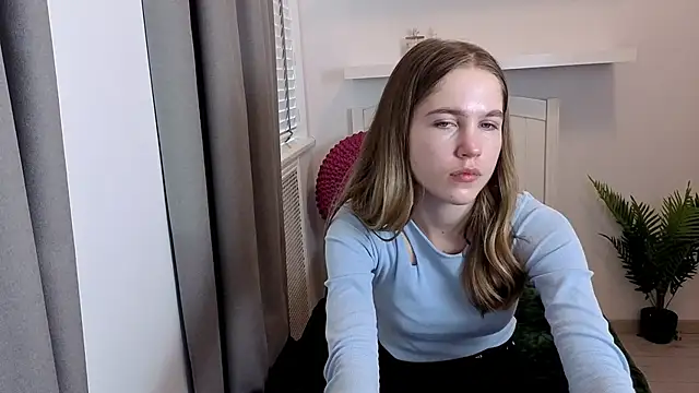 Show modela Just_L0VE_me na web-kameri